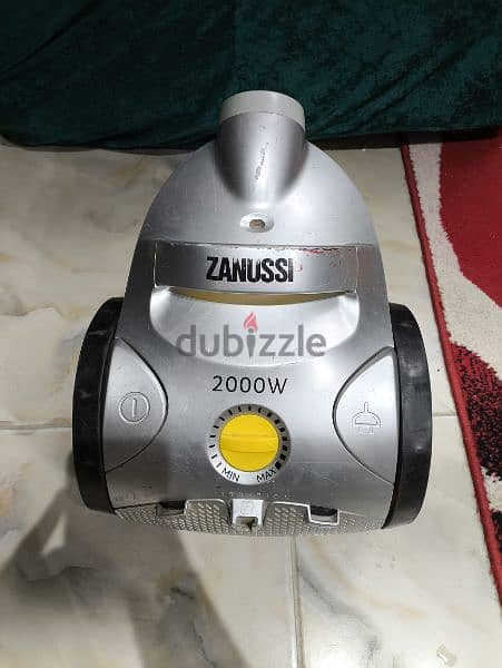 مكنسة زانوسي 2000W 0