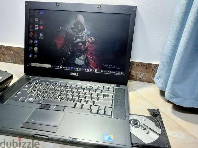 Dell latitude كور ٧ وشاشه ١٥. ٦ انش شاحن اورجينال 3