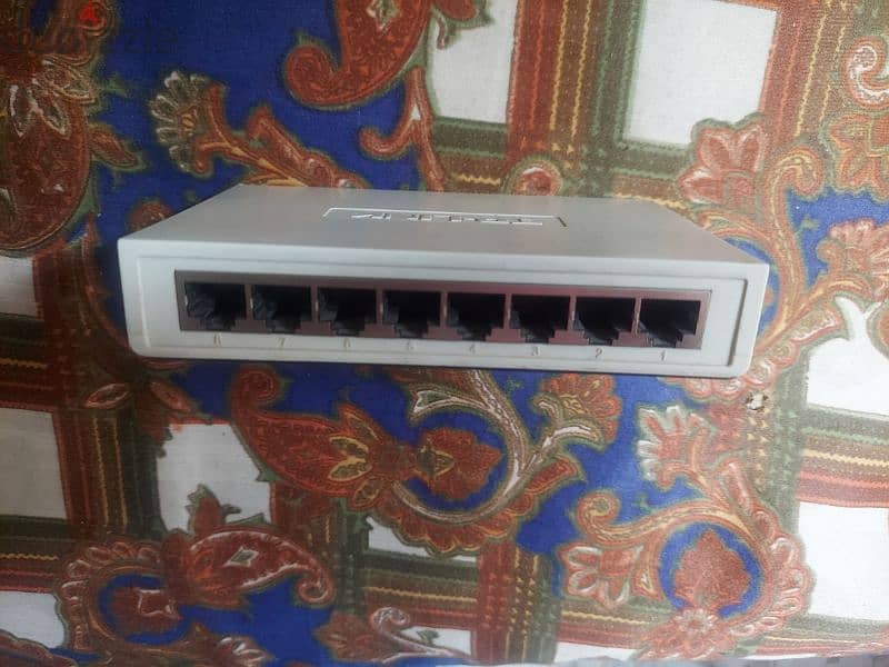 سويتش تى بى لينك 8 مخارج - switch tplink 8 port 1