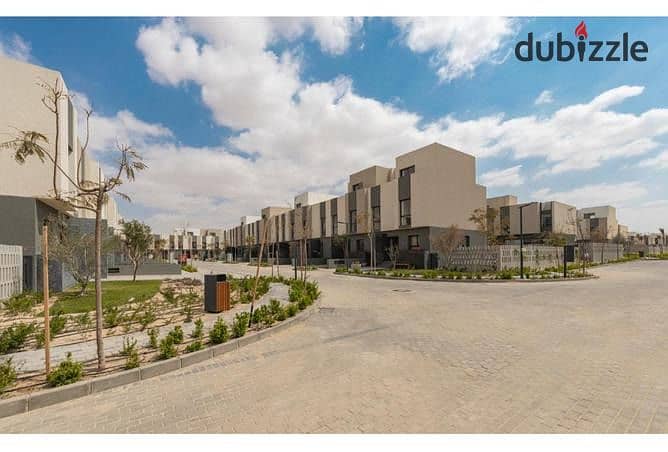 Townhouse Middle for sale resale finished with kitchen + AC/s in compound al Burouj 1