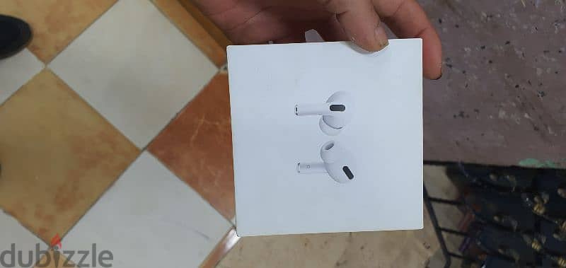 سماعه Airpods Pro بحاله كويسه الحمد لله اصلي 2