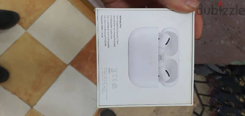 سماعه Airpods Pro بحاله كويسه الحمد لله اصلي 4