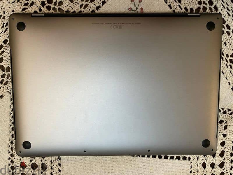 MacBook Pro 2019 16 Inch 4