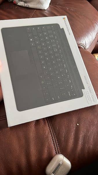 Microsoft Surface Pro 9 bundle
With charger, keyboard & pen 4