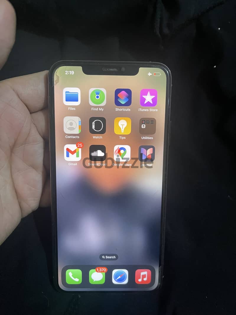 ايفون ١١ برو ماكس جولد I phone 11 pro max gold 4