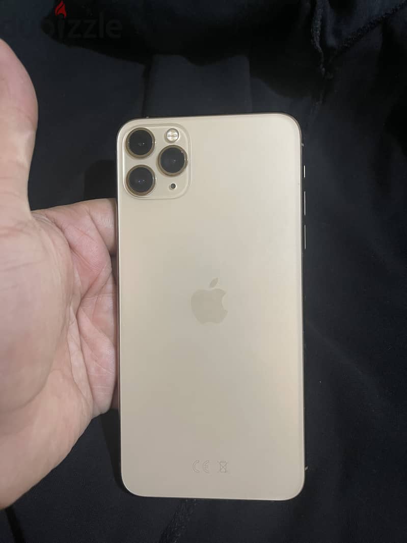 ايفون ١١ برو ماكس جولد I phone 11 pro max gold 6