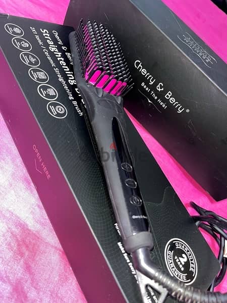 Cherry&Berry brush straightener 1