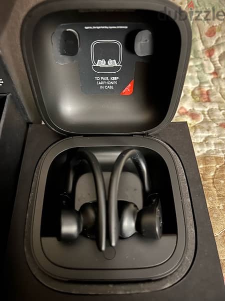 PowerBeats Pro (كانّه جديد استخدام خفيف جدا) 2