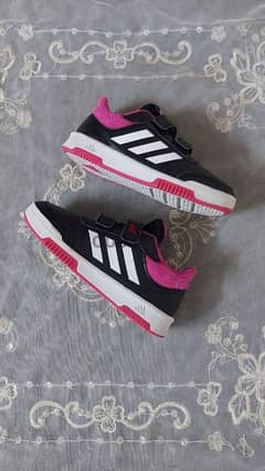 ADIDAS shos original size 33 used very good for girls