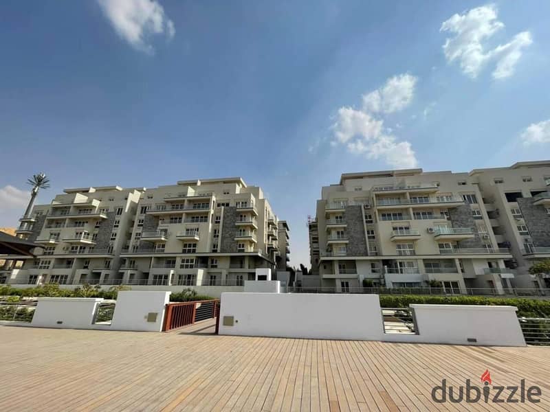 apartment for sale at mountain view icity new cairo | Ready to move | prime location | 220m 5