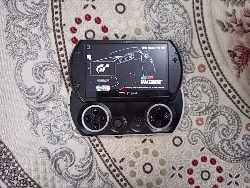 PSP تقدر تنزل عليه اي لعبه انت عايزها 1