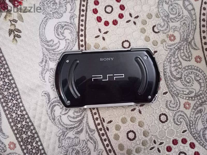 PSP تقدر تنزل عليه اي لعبه انت عايزها 3