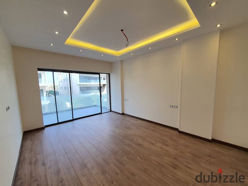 شقة للإيجار في كمبوند ليك فيو ريزدنس 4 غرف نوم فيو علي ليك مباشرة بالمطبخ والتكييفات Lake View Residence Compound 1