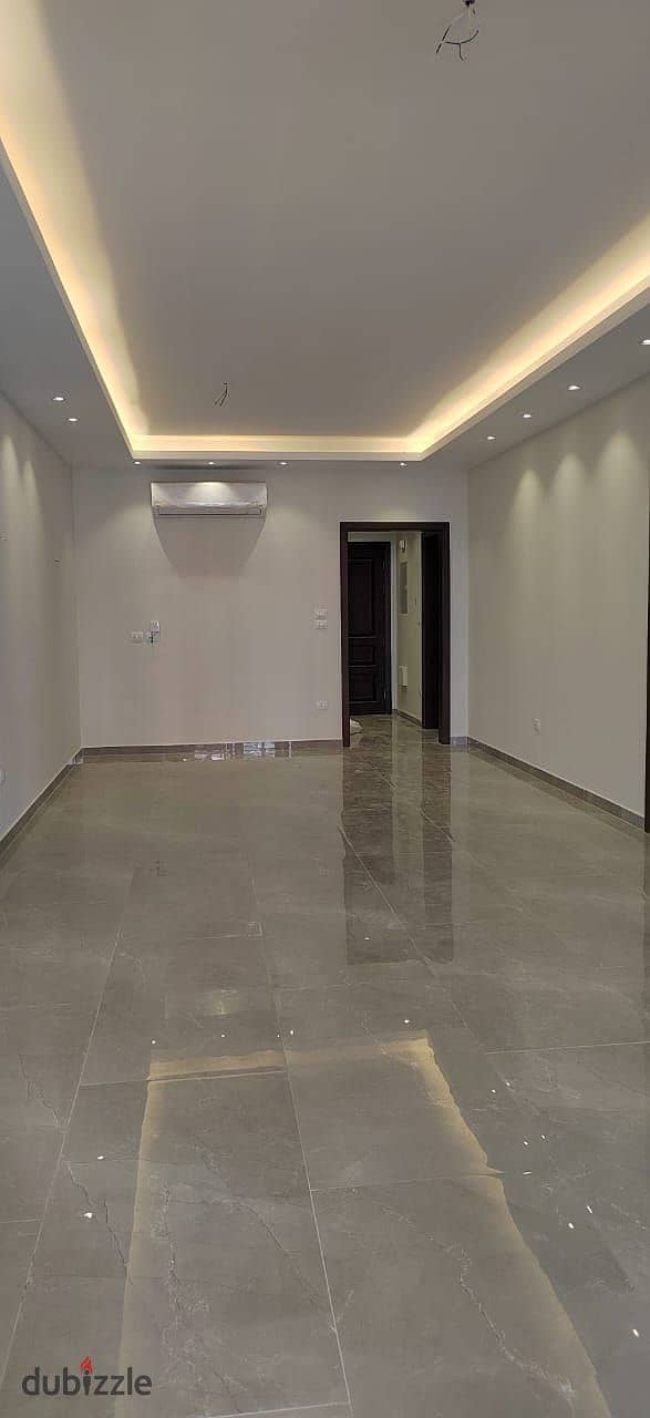 شقه 144م للبيع اكسترا سوبر لوكس بالتكييفات و المطبخ برايم لوكيشن علي اللاندسكيب luxurious apartment for sale  144m in Regent's park compound with AC's 2