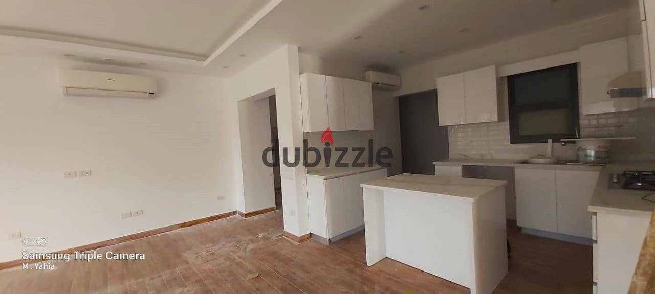 luxurious apartment for rent 200m - sodic - 3 bedrooms - semi furnished with AC's and kitchen 6