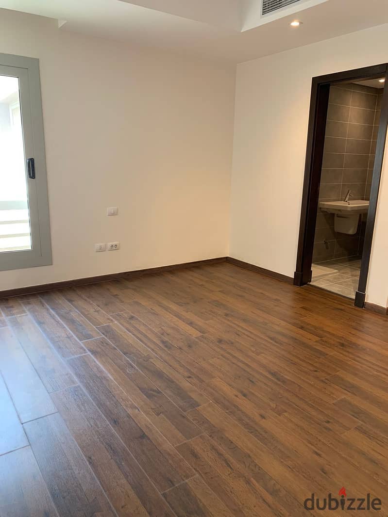 3 bedrooms apartment 200m for rent with AC's , kitchen with Appliances in Cairo festival city شقه 3 غرف للايجار ب كايروفيستيفال سيتي نص مفروش بالاجهزه 5