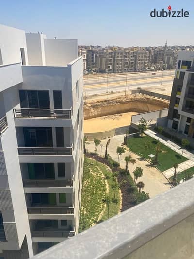 Duplex with roof, immediate delivery and payment facilities at a very attractive price, with an area of ​​350 square meters