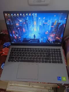 Dell vostro 3520 intel core i7 , nividia gforce MX550.16gb ram