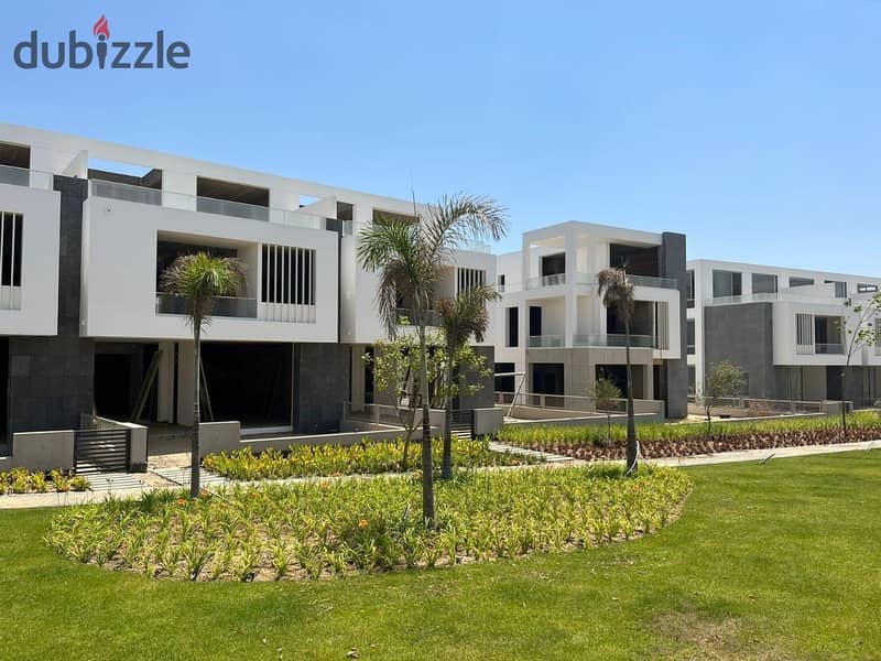 For sale, a 6-bedroom townhouse with a distinctive view from Jules, in installments 1