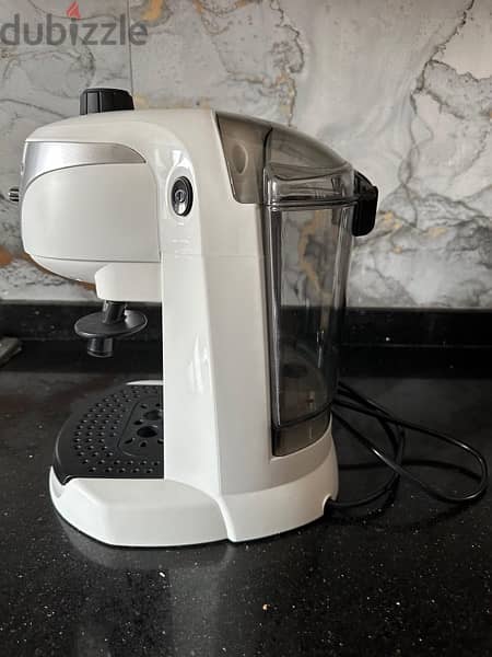 Delonghi Coffe Machine EC221W 1