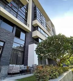 •• Townhouse Corner for Sale - New Cairo  Creek Town - IL Cazar  • BUA: 210 m  • Delivery Soon  • View Landscape  • Down payment: 2,400,000 and