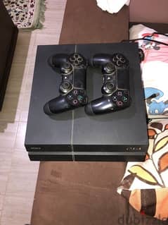 PS4 with two handsticks 3 months used