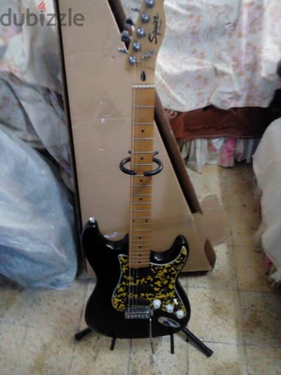 اليكتريك جيتار فيندر  fender squier stratocaster made in indonesia