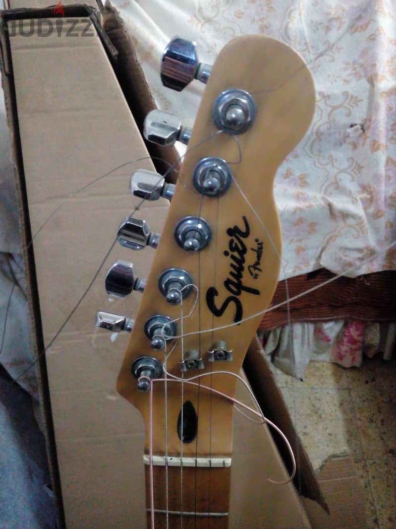 اليكتريك جيتار فيندر  fender squier stratocaster made in indonesia 2