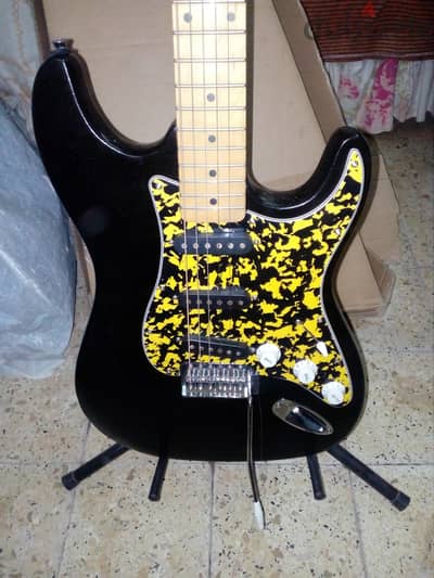 اليكتريك جيتار فيندر  fender squier stratocaster made in indonesia