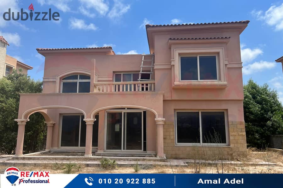 Receive your villa immediately in the heart of Alex West 6