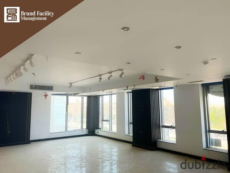 مقر إداري متشطب للايجار واجهة على التسعين الشمالي التجمع الخامس  Fully finished office for rent in 5th Settlement 8