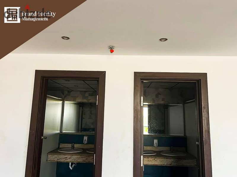 مقر إداري متشطب للايجار واجهة على التسعين الشمالي التجمع الخامس  Fully finished office for rent in 5th Settlement 11