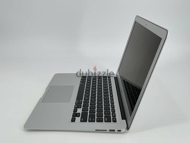 MacBook Air 13-inch (2017) 3