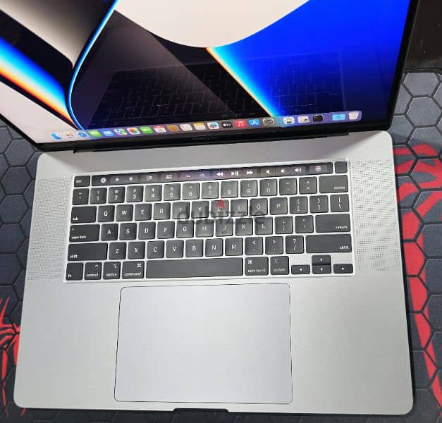 Apple macbook pro ci9 32G RAM  16 inch 0