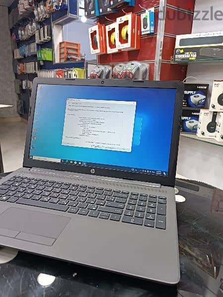 رايزون 255 g7
رايزون 5 3500 Ryzen 5
كارت شاشه 2 جيجا فعلي 
هاردين 1