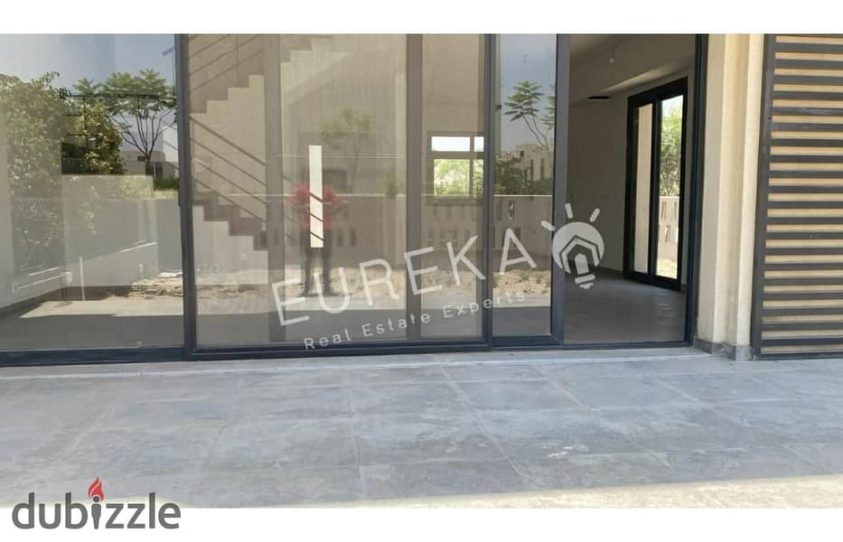 للإيجار تاون هاوس كورنر 160م في Compound Al Burouj 9