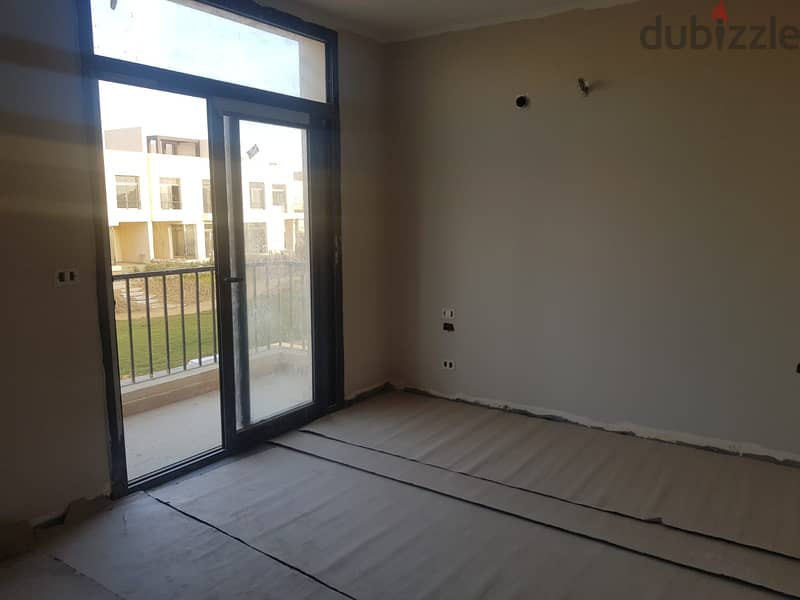 Townhouse for sale at Owest Whyt تاون هاوس متشطب للبيع بكمبوند أويست 10