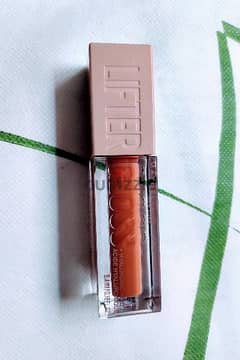 MAYBELLINE NEW YORK Lifter Gloss with Hyaluronic Acid