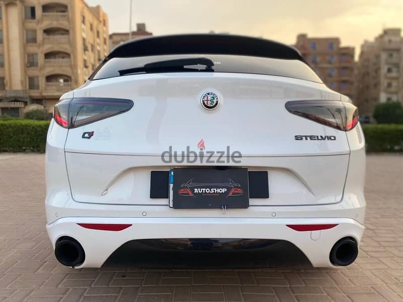 الفا روميو ستلفيو 2021/Alfa Romeo Stelvio 2021  ‏Veloce لون مميز 3