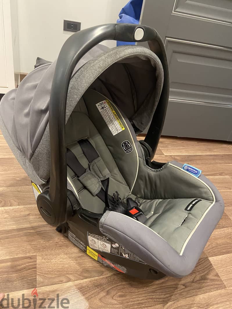 Graco stroller & car seat with base 4