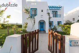 Townhouse for sale on the sea, fully finished, with air conditioners and kitchen, in Mountain View Coast, next to Hacienda 0