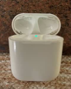 Airpods 2 charging case