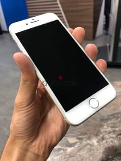 iPhone8 المساحة:128GB %البطارية:79