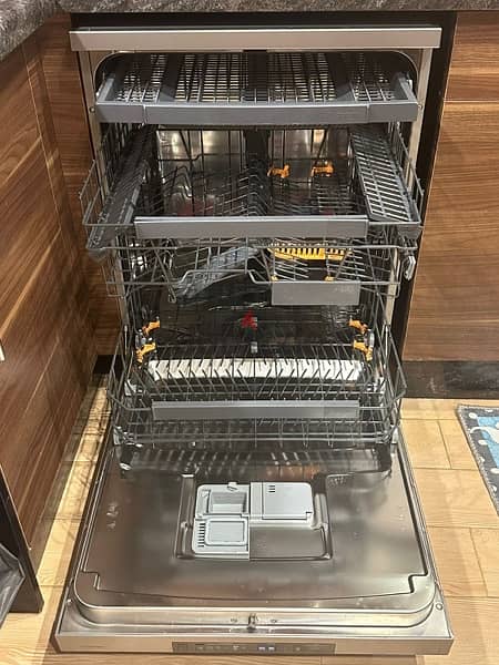 Gorenje dishwasher machine 1