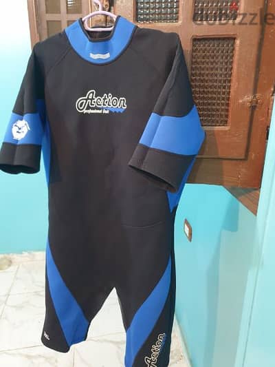 For sale used scuba diving suit   Actionللبيع بدلة غطس مستعمله  ماركة