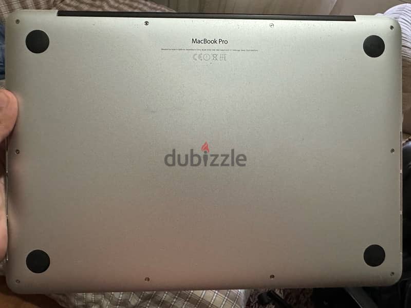 macbook pro early 2015 very good condition ( battery needs service ) 1