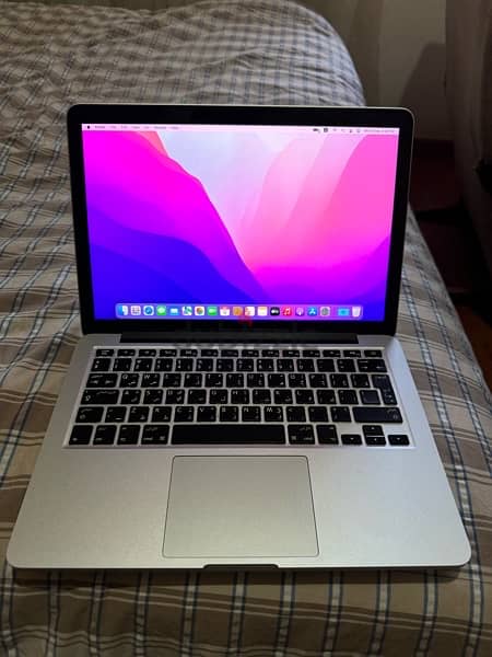 macbook pro early 2015 very good condition ( battery needs service ) 2