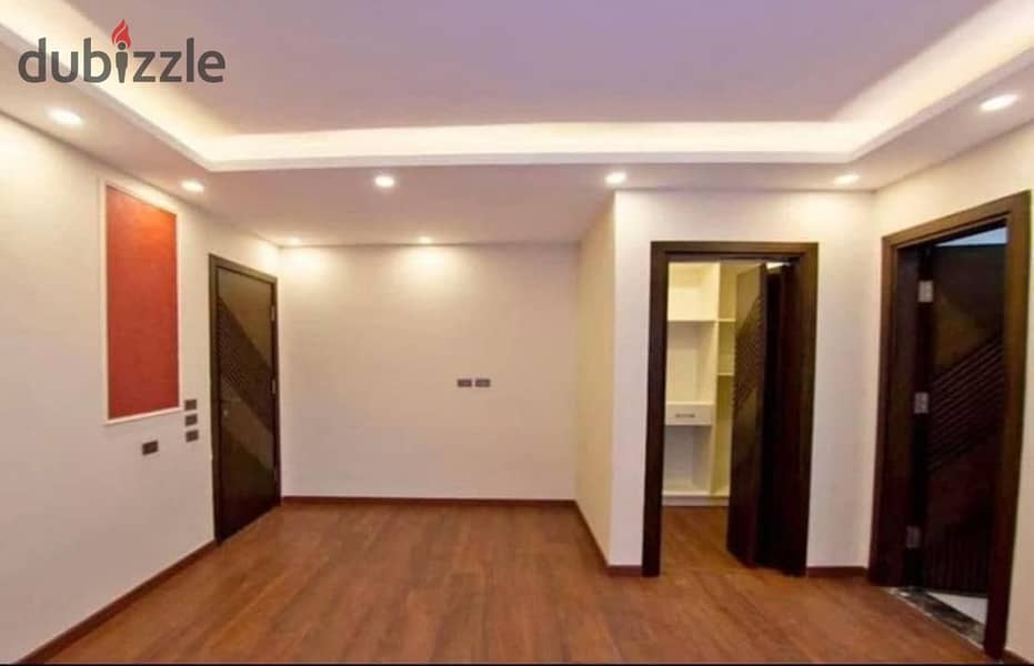 Apartment for sale ready to move fully finished in Galleria Moon Valley New Cairo 1