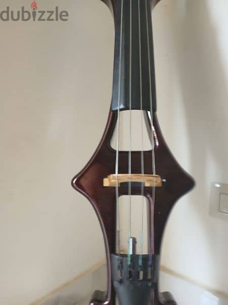 Electric cello 4/4 for sale  like new 4