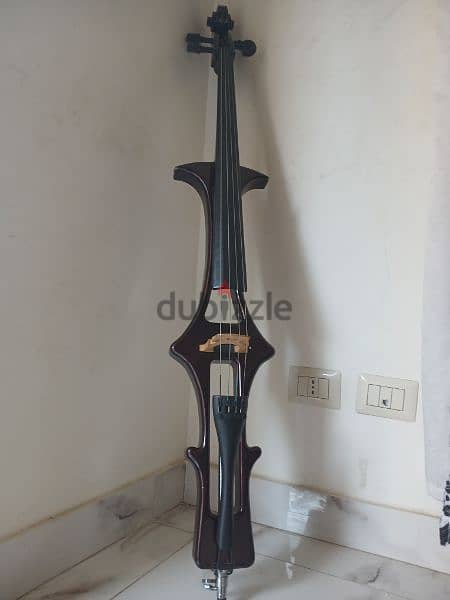 Electric cello 4/4 for sale  like new 7